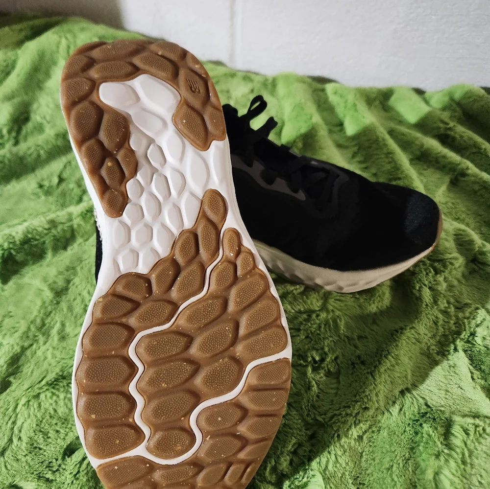 Shoes - Picture 2 of 2